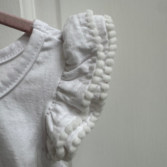 Tahari 3T Girls White Short Sleeve Tee Shirt Blouse with Ruffled Sleeves - Picture 3 of 6